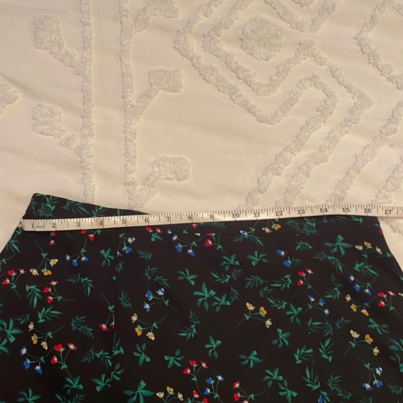 Dark floral skirt - Picture 2 of 6